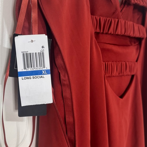 Elegant Strapless Red Dress - Picture 3 of 4